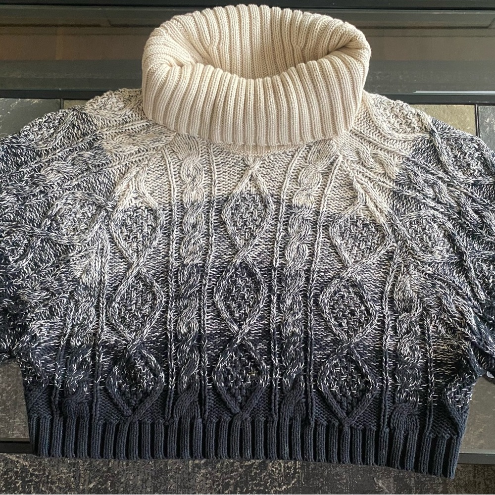 Alice & Olivia Sweater Cowl Neck Medium Crop Cream and Black